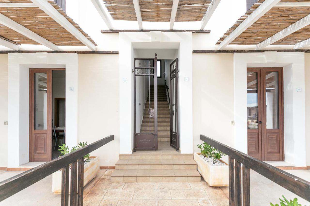 Agriturismo "Lu Puzzu" Torre Lapillo Exterior photo